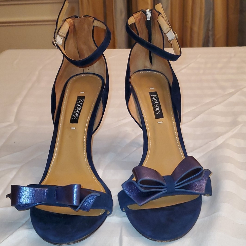 Kay Unger pumps